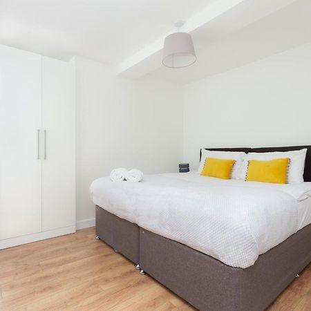 Skyvillion - Cozy Apartments In Enfield Town With Free Parking & Wifi 外观 照片
