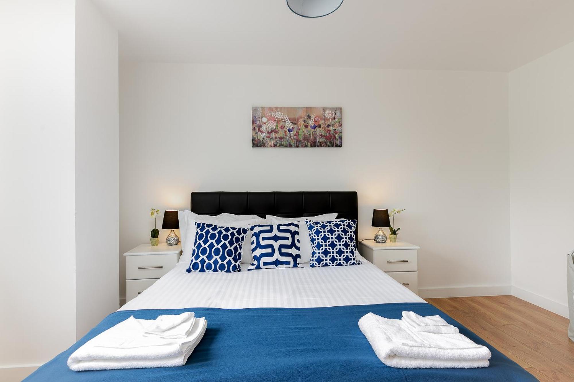 Skyvillion - Cozy Apartments In Enfield Town With Free Parking & Wifi 外观 照片